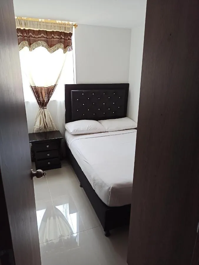 Good Vibes Apartament 0*, Μεντεγίν
